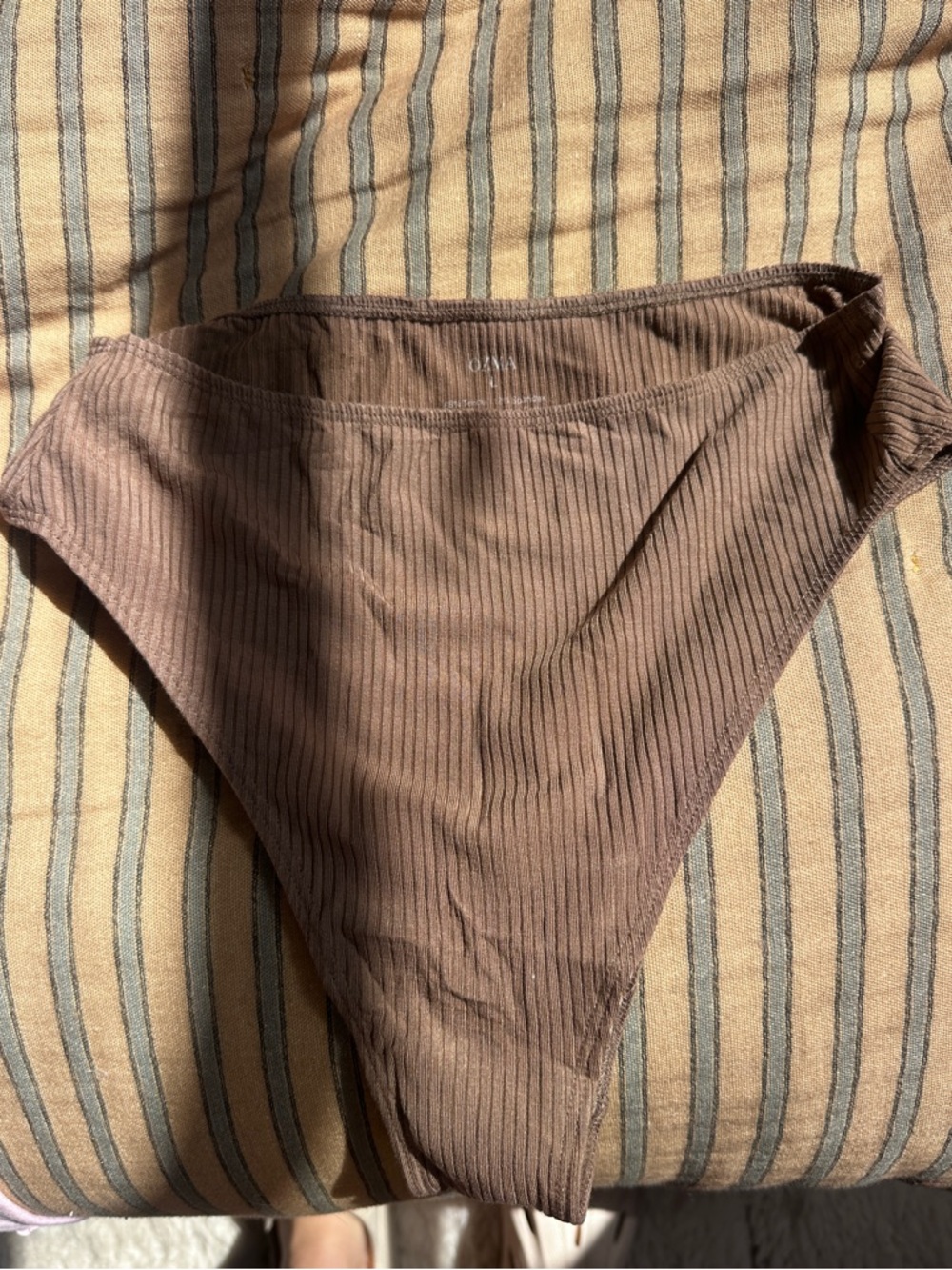 OZMA Ribbed Bikini Bottom in Chocolate Brown
